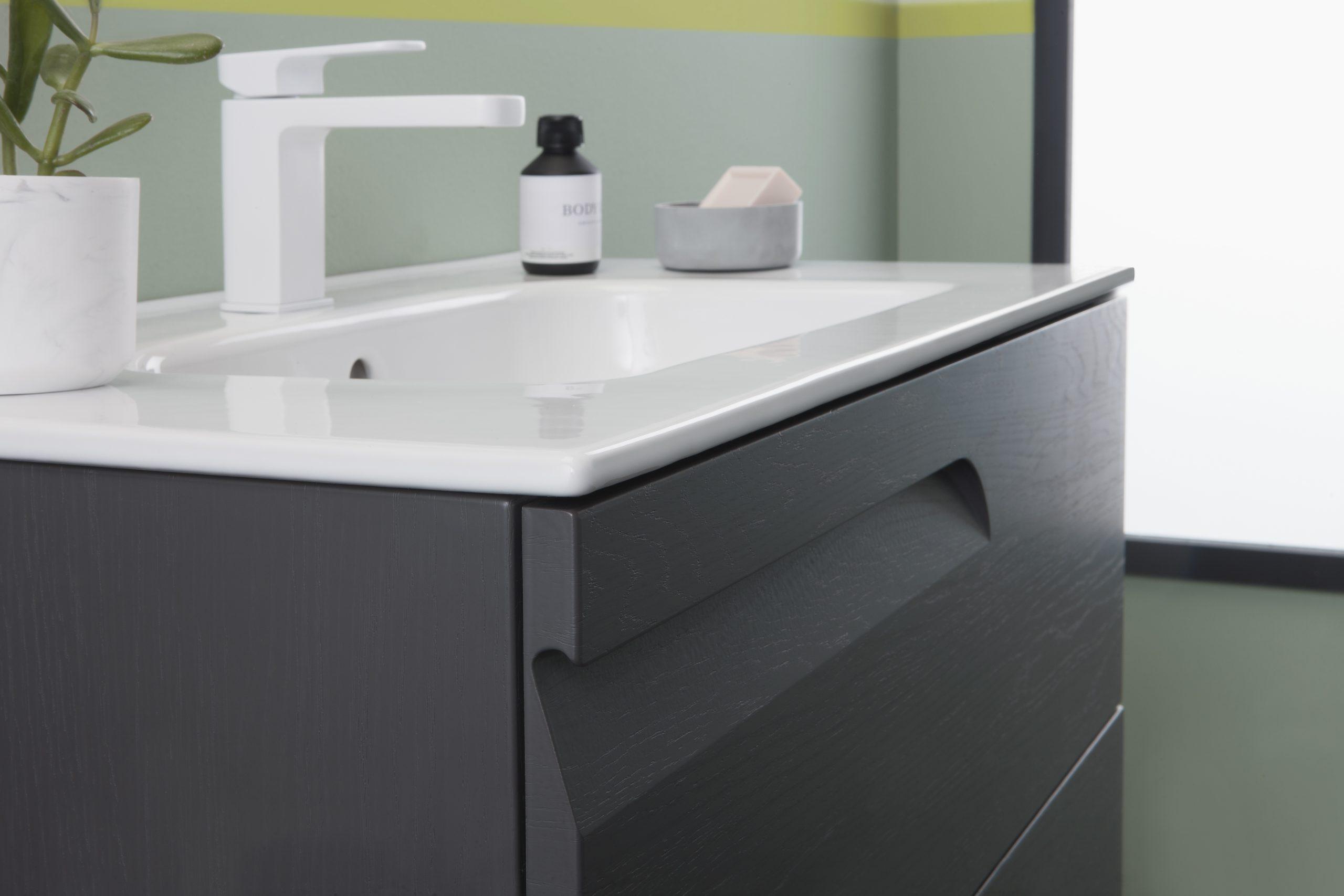 Mueble de baño de 60 cm en madera gris mate con lavabo de porcelana -  Caesaroo