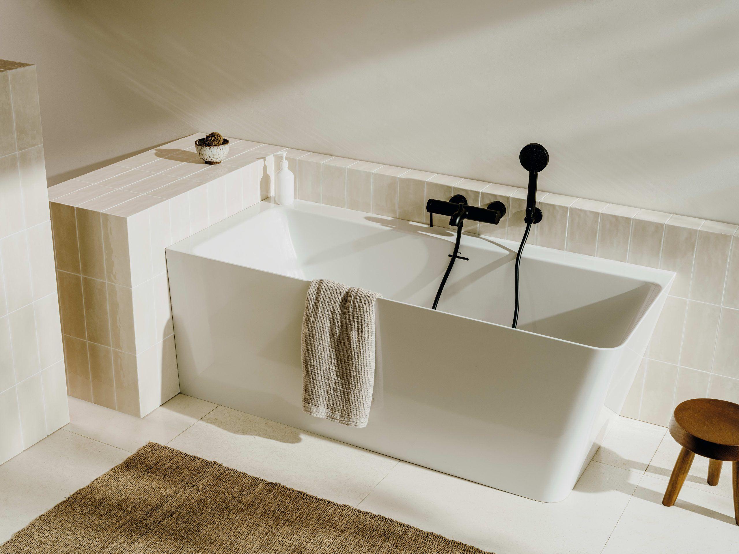 Bañera de STONEX ROCA ONA de esquina asimétrica